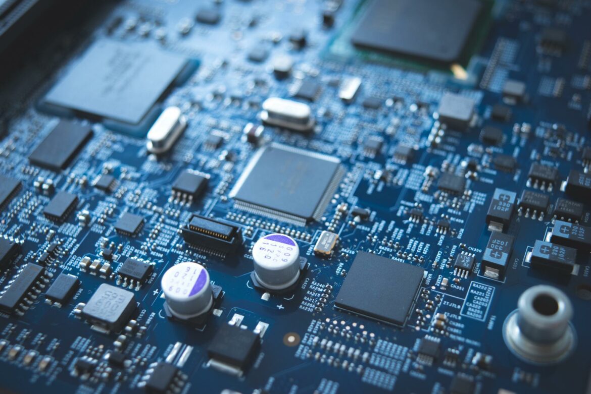 Les États-Unis découvrent des plans pour envoyer de la technologie militaire en Russie : des personnes et des entreprises inculpées 