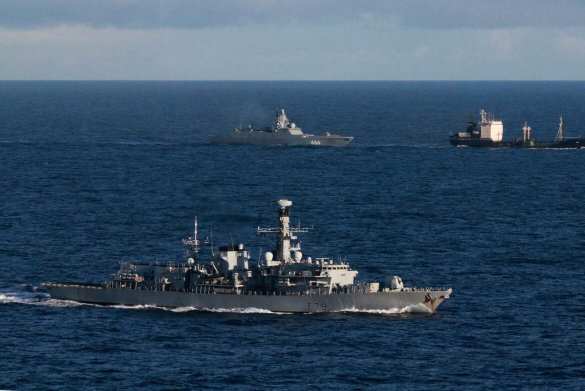 Un navire de guerre russe avec des armes hypersoniques passe Un navire de guerre russe avec des armes hypersoniques passe la côte belge