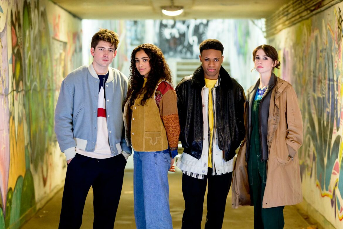 Célébrités et jeunes talents dans la nouvelle série internationale Ketnet "Hawa et Adam" 