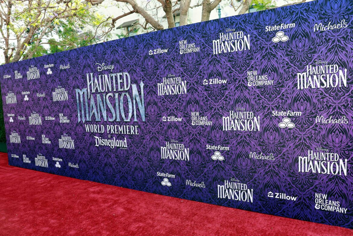 Les conséquences de la grève se font également sentir à Les conséquences de la grève se font également sentir à l'avant-première du film Disney : Premier tapis rouge sans stars