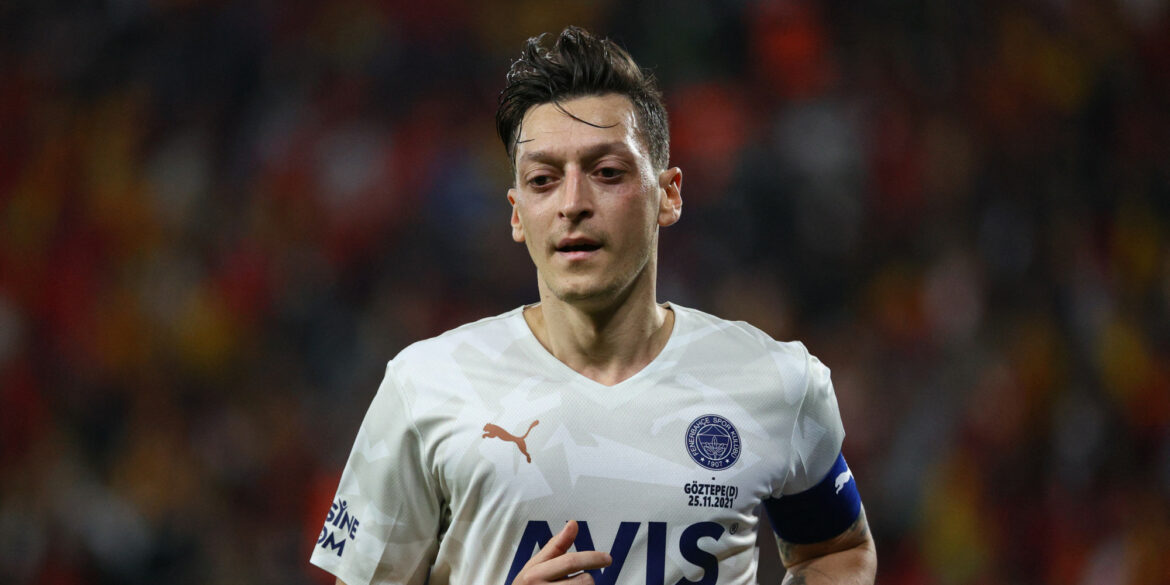 Quel Est Le Joueur De Foot Qui A Pris Sa Retraite Le Plus Tard